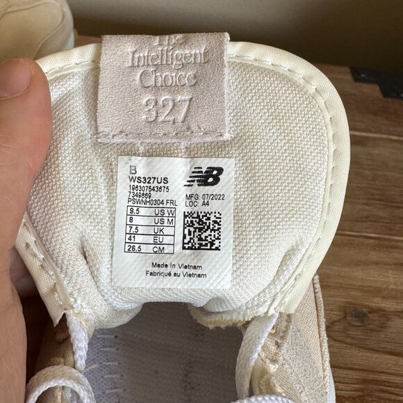 New Balance 327 Linen Sea Salt Gum Sole Low Chunky Sneaker Shoe Size 9.5 - Picture 15 of 17